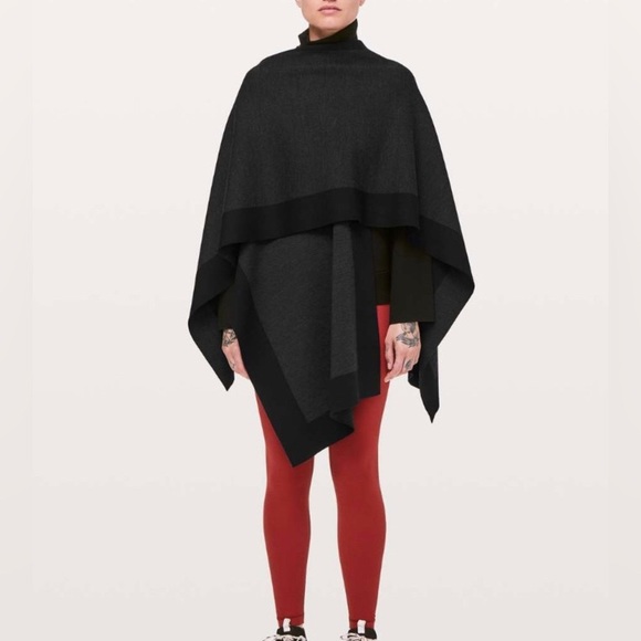Lululemon Bundle Up Wrap - Picture 5 of 6